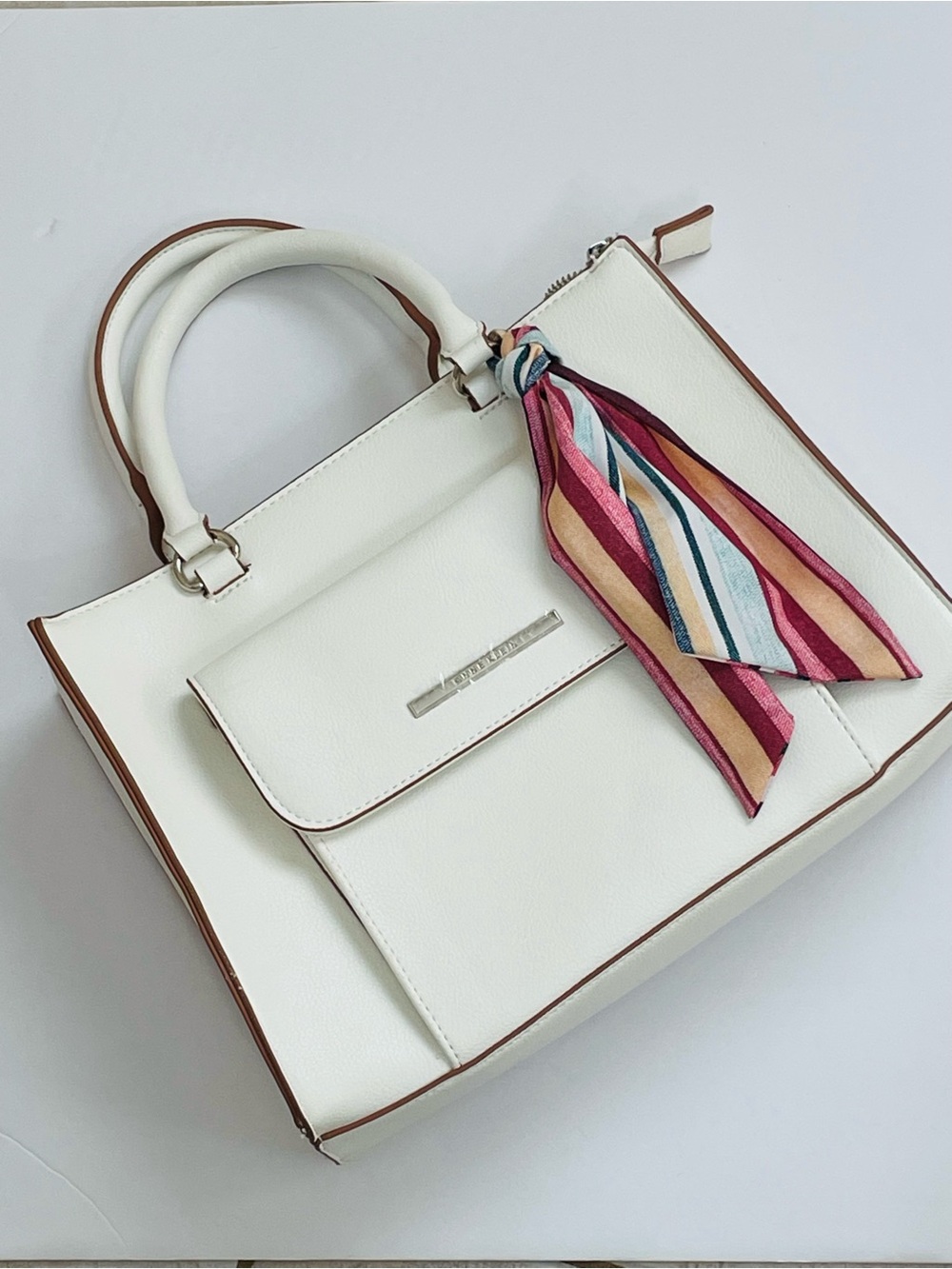 Anne Klein White Handbag with Scarf NWOT 12x9